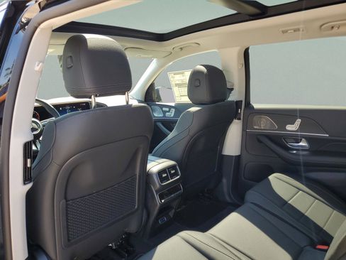Certified 2026 Mercedes-Benz GLS 450 4MATIC image 8