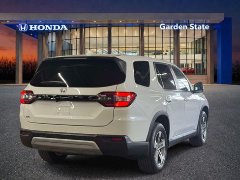 Certified 2023 Honda Pilot EX-L image 4