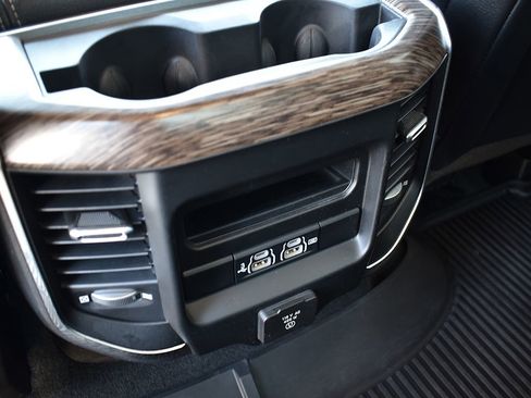 Used 2019 RAM 1500 Laramie AWD/4WD image 27