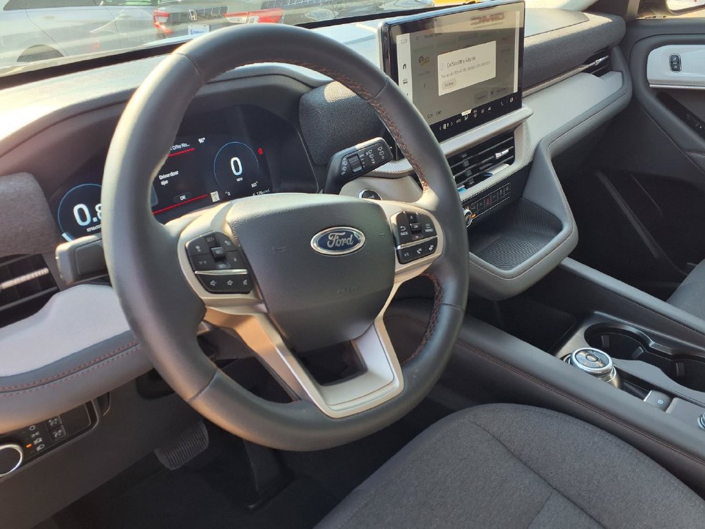 Used 2026 Ford Explorer Active RWD image 17