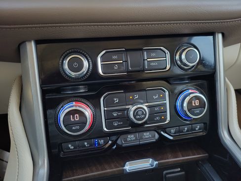 Certified 2021 GMC Yukon Denali w/ Denali Premium Package image 26