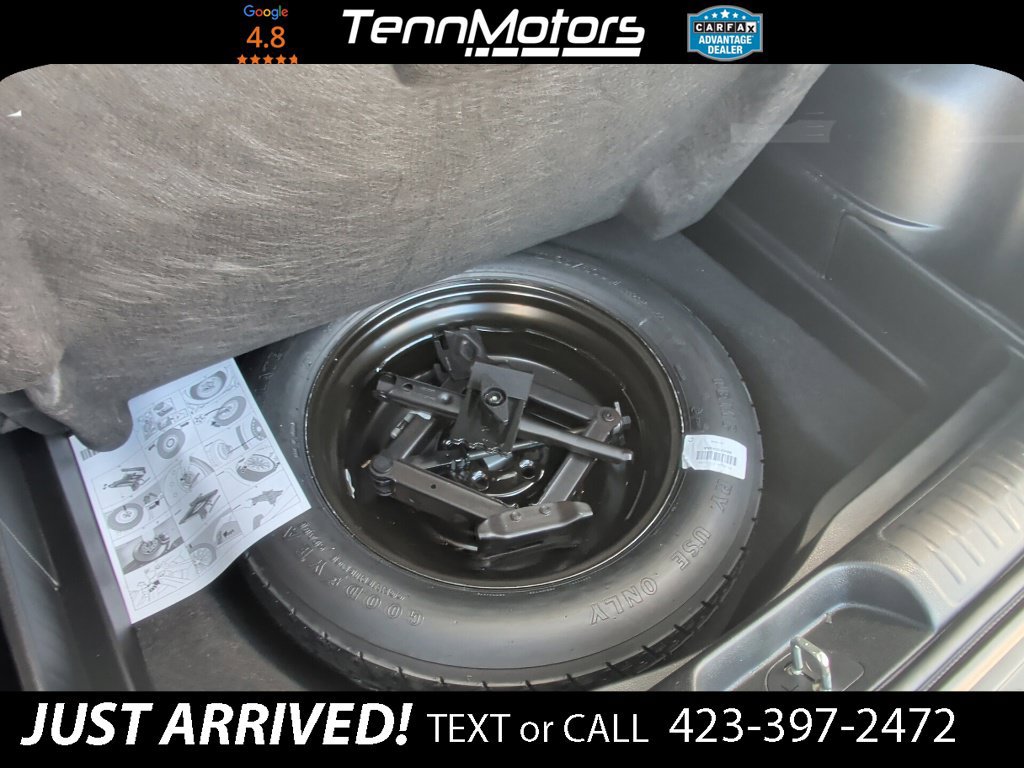 Used 2019 Jeep Cherokee Latitude w/ Cold Weather Group AWD/4WD image 22