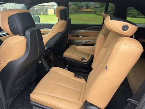 Used 2025 Cadillac Escalade IQ Sport 2 AWD/4WD image 11