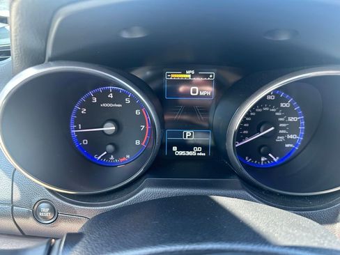 Used 2017 Subaru Outback 2.5i Limited image 32