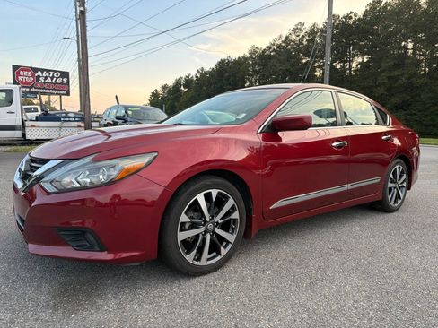 Used 2016 Nissan Altima 2.5 SR FWD image 1
