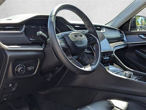 Used 2023 Jeep Grand Cherokee Limited AWD/4WD image 10