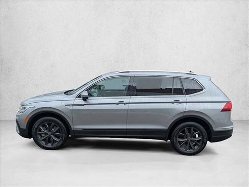 Used 2022 Volkswagen Tiguan SE FWD image 9