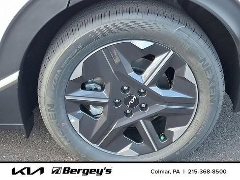 Used 2025 Kia EV6 Light w/ Light LR Technology Package AWD/4WD image 5