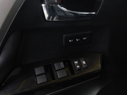 Used 2016 Toyota RAV4 Limited image 22