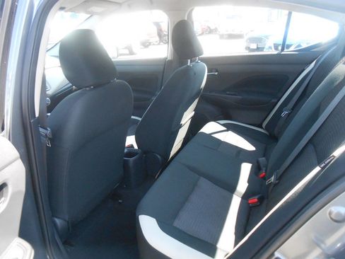 Used 2021 Nissan Versa SV image 12