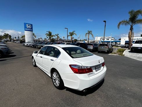 Used 2015 Honda Accord Touring image 3