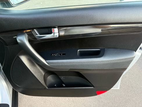 Used 2013 Kia Sorento EX image 19