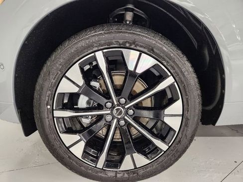 New 2026 Volvo XC60 B5 Plus w/ Protection Package Premier AWD/4WD image 8