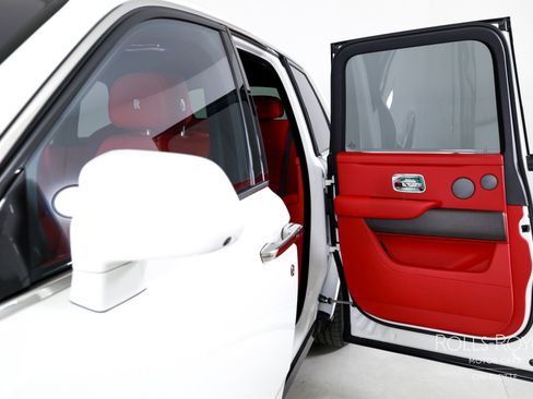 New 2026 Rolls-Royce Cullinan image 18