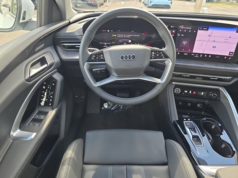 New 2025 Audi Q5 Prestige image 12