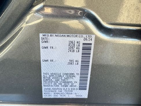 Used 2025 Nissan Altima 2.5 SV FWD image 29