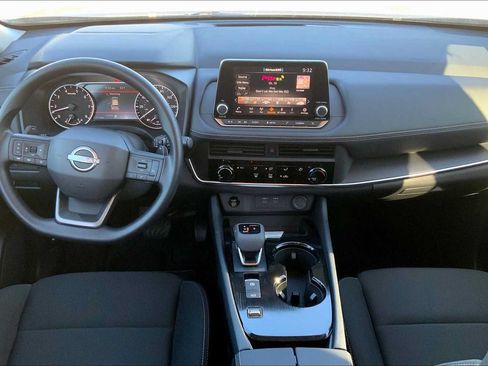 Certified 2025 Nissan Rogue S FWD image 5