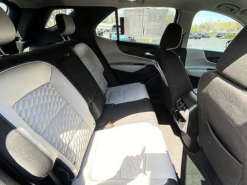 Used 2020 Chevrolet Equinox LS image 18