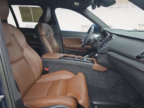 Used 2023 Volvo XC90 B6 Ultimate w/ Protection Package Premier AWD/4WD image 15