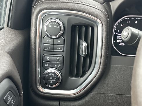 Certified 2021 GMC Sierra 1500 SLT w/ SLT Convenience Package AWD/4WD image 28