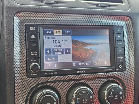 Used 2014 Dodge Challenger R/T image 34