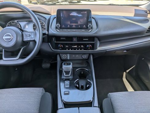 Used 2023 Nissan Rogue SV FWD image 17