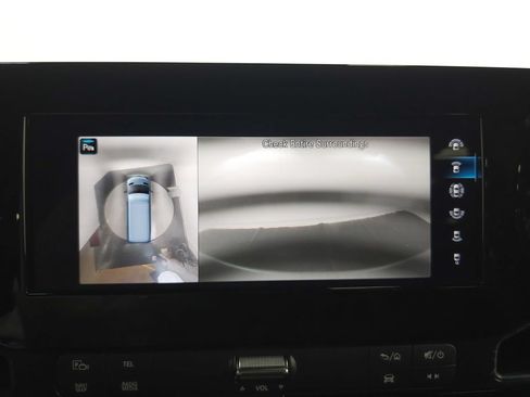 Used 2024 Mercedes-Benz Sprinter 2500 image 17