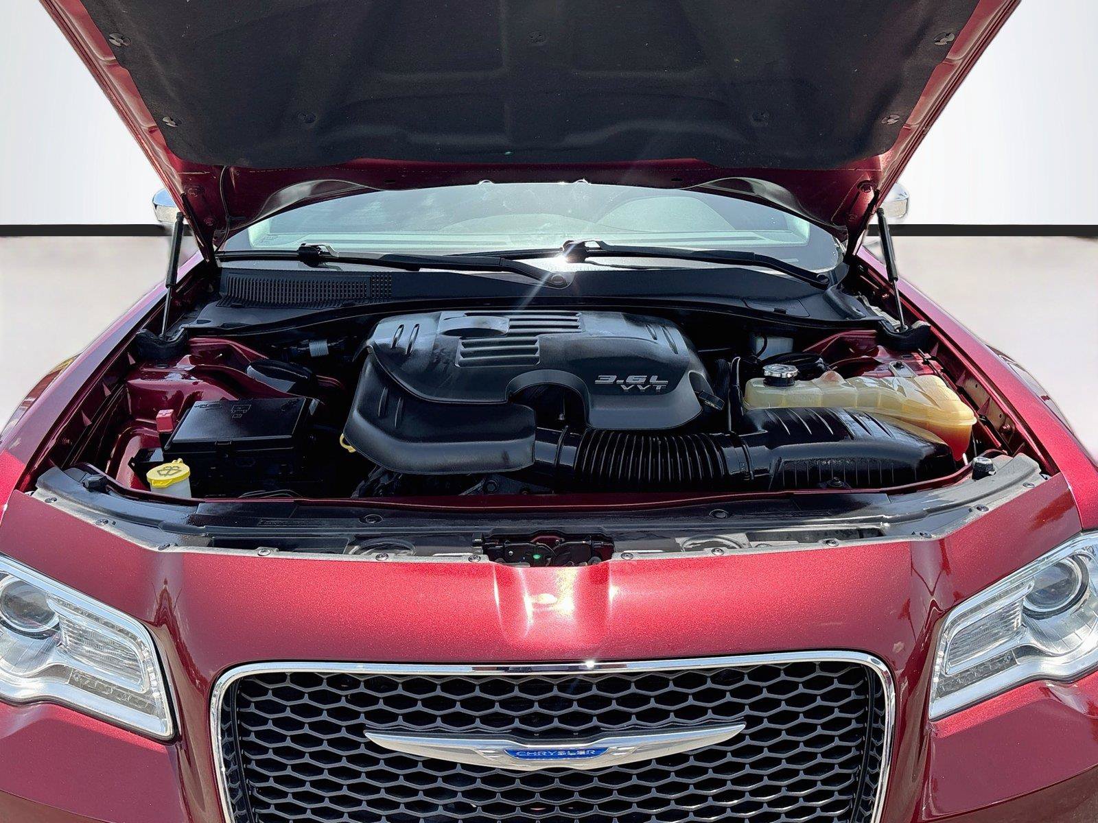 Used 2018 Chrysler 300 Limited w/ Safetytec Plus Group RWD image 31