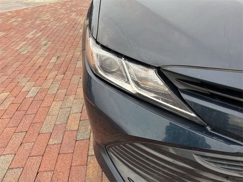 Used 2020 Toyota Camry LE image 20