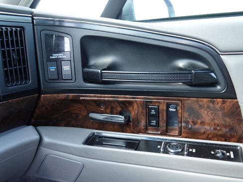 Used 1993 Buick Park Avenue Ultra FWD image 91