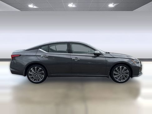 New 2025 Nissan Altima 2.5 SL image 7