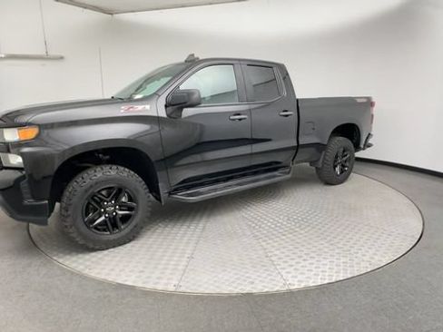 Used 2020 Chevrolet Silverado 1500 Custom Trail Boss w/ Custom Convenience Package AWD/4WD image 6