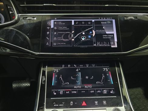 Used 2025 Audi Q8 Prestige w/ Prestige Package AWD/4WD image 21
