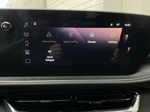 Used 2025 Buick Envista Sport Touring image 28