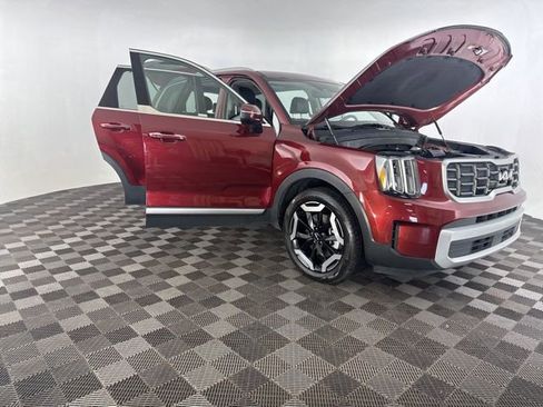 Certified 2024 Kia Telluride S w/ S Sunroof Package image 13