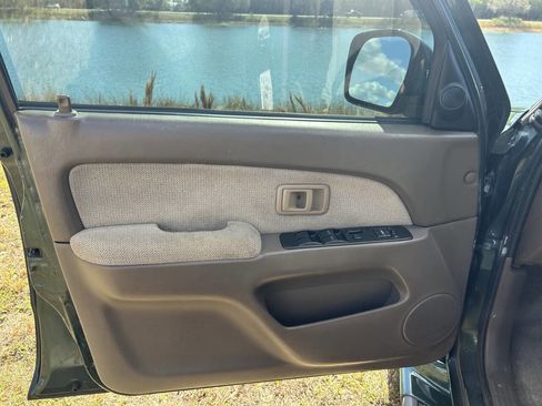 Used 2000 Toyota 4Runner SR5 image 36