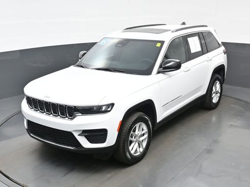 Used 2025 Jeep Grand Cherokee Laredo X w/ Luxury Tech Group I image 34