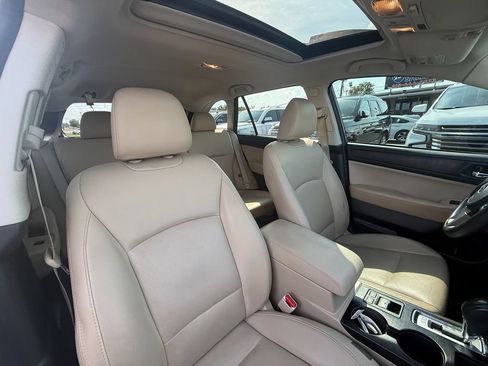 Used 2017 Subaru Outback 2.5i Limited AWD/4WD image 24
