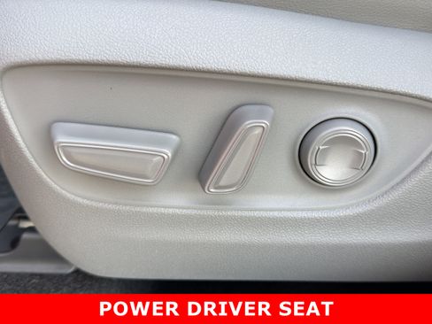 New 2026 Toyota Highlander Platinum image 21