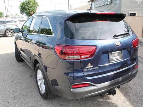 Used 2018 Kia Sorento LX AWD/4WD image 4