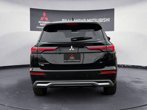 Used 2025 Mitsubishi Outlander SE AWD/4WD image 4
