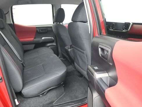 Used 2020 Toyota Tacoma SR5 image 12