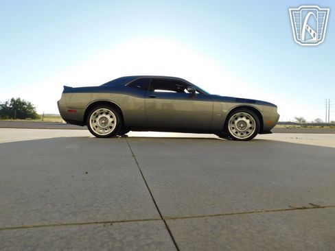 Used 2012 Dodge Challenger R/T RWD image 13