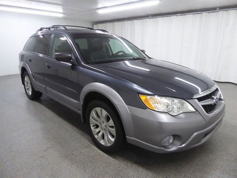 Used 2009 Subaru Outback 2.5i Limited image 1