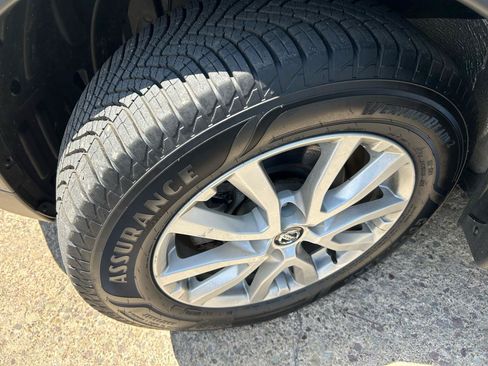 Used 2020 Nissan Rogue SV AWD/4WD image 18