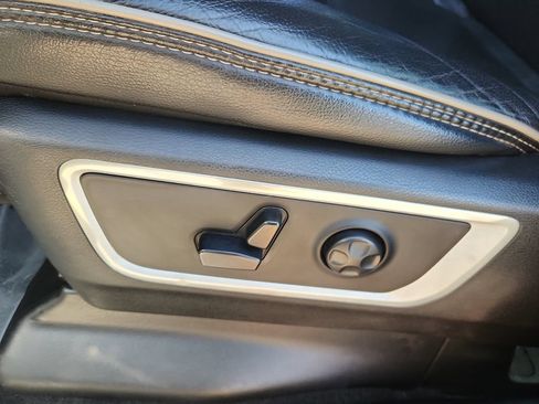 Used 2020 RAM 1500 Laramie AWD/4WD image 8
