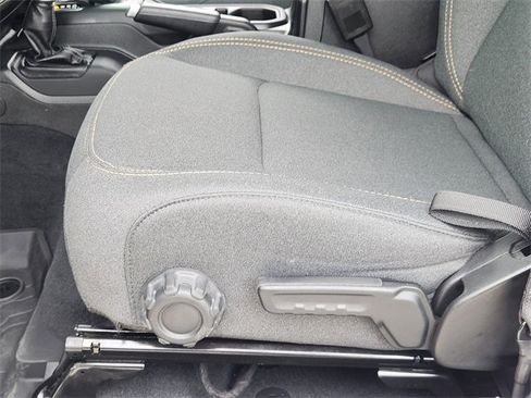 Used 2025 Jeep Wrangler Sport image 22
