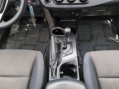 Used 2017 Toyota RAV4 LE FWD image 22