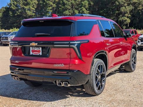 New 2026 Chevrolet Traverse High Country image 2