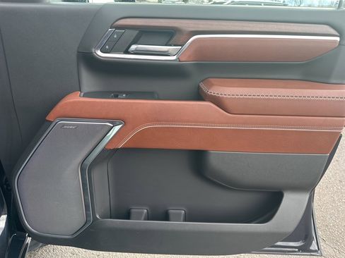 Used 2024 GMC Sierra 2500 Denali Ultimate image 30